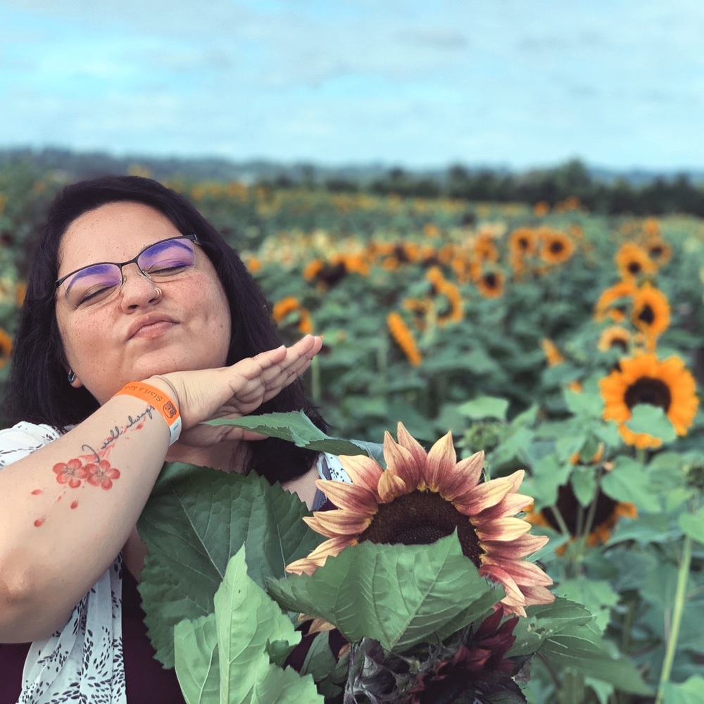 Meet your Posher, Issa